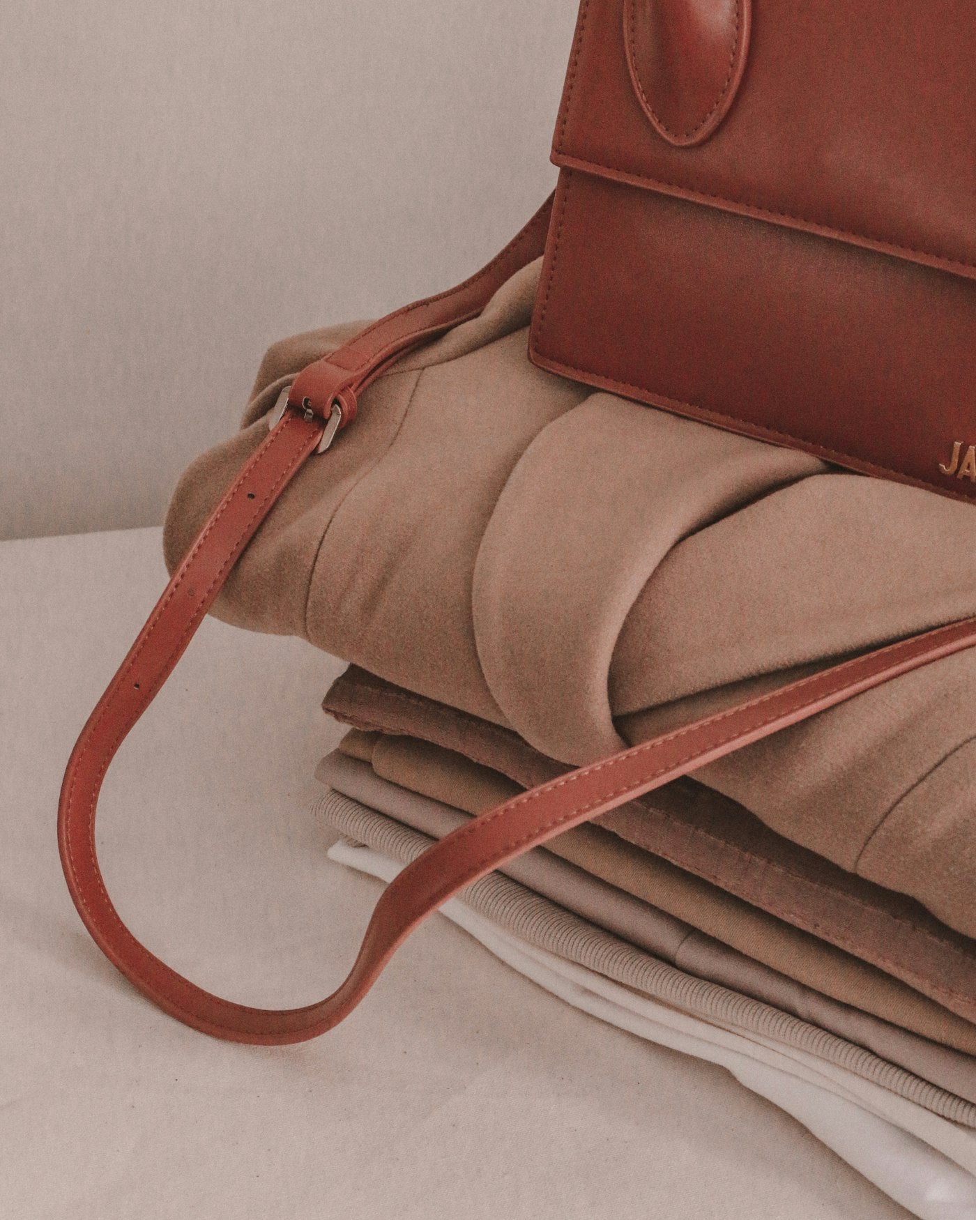 Odette — detaliu piele
